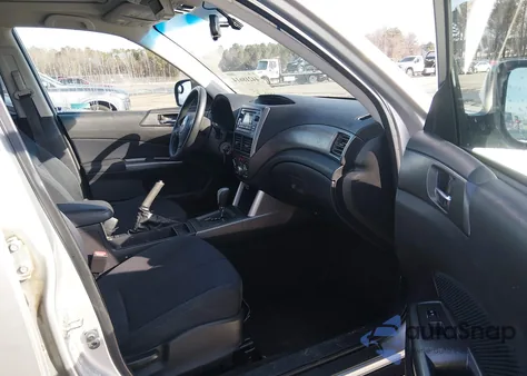 2011 Subaru Forester 2.5X Premium из США, поврежденный, VIN JF2SHBDCXBH702849